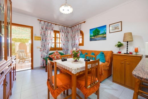 Sale - Chalet - Torrevieja - La Mata