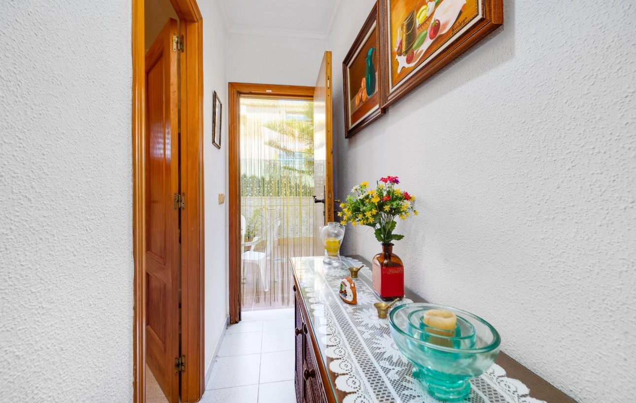 Sale - Chalet - Torrevieja - La Mata