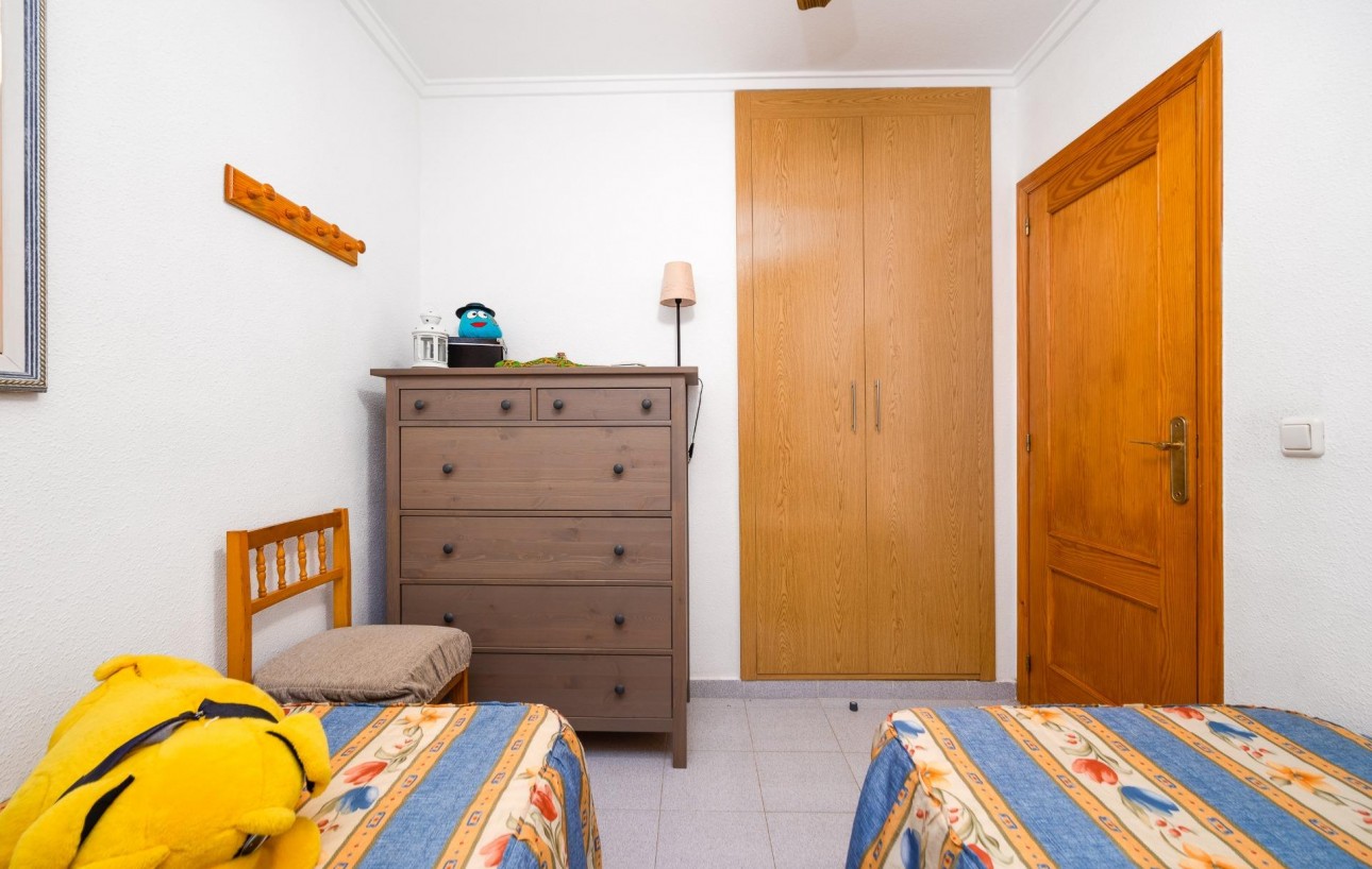 Sale - Chalet - Torrevieja - La Mata