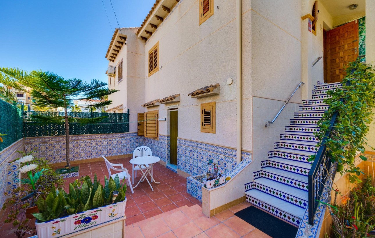 Sale - Chalet - Torrevieja - La Mata