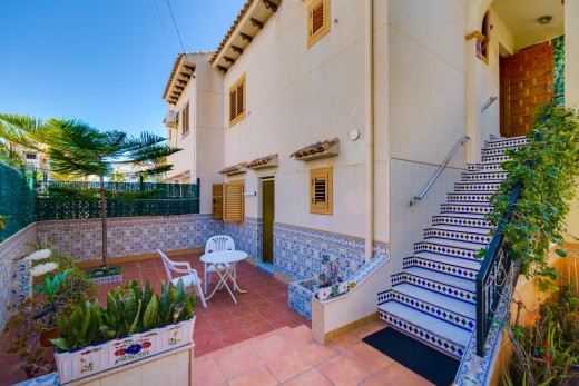 Sale - Chalet - Torrevieja - La Mata