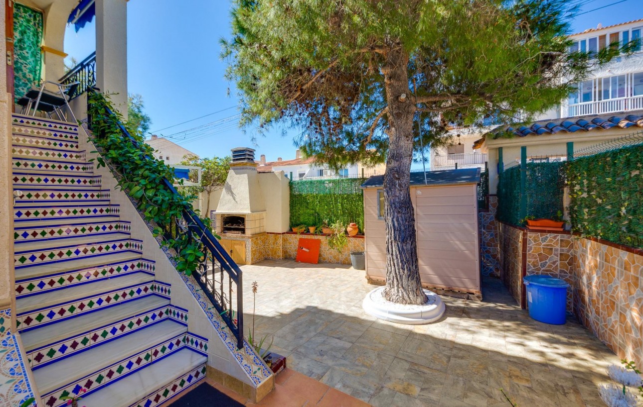 Sale - Chalet - Torrevieja - La Mata