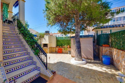 Sale - Chalet - Torrevieja - La Mata