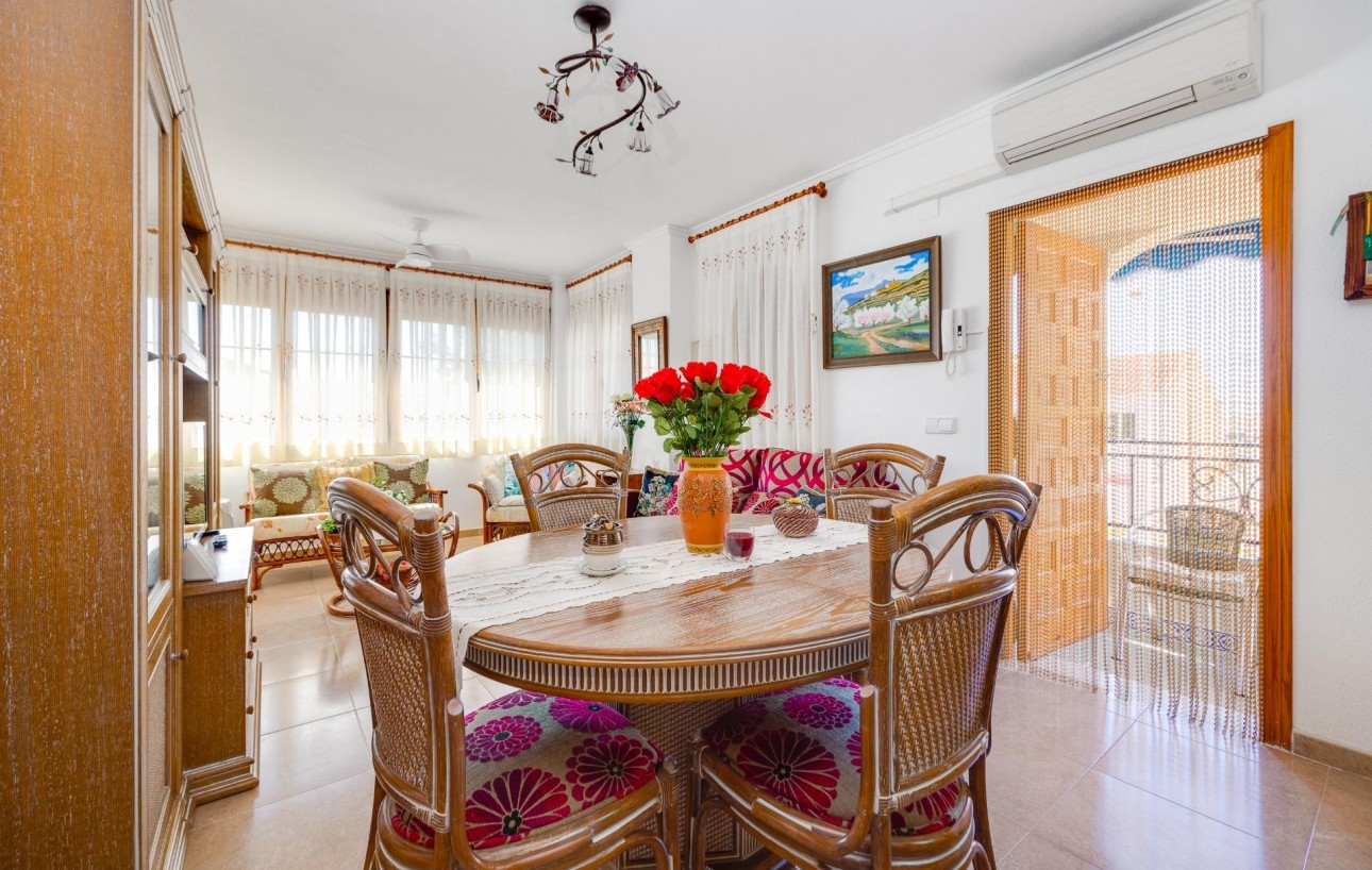 Sale - Chalet - Torrevieja - La Mata