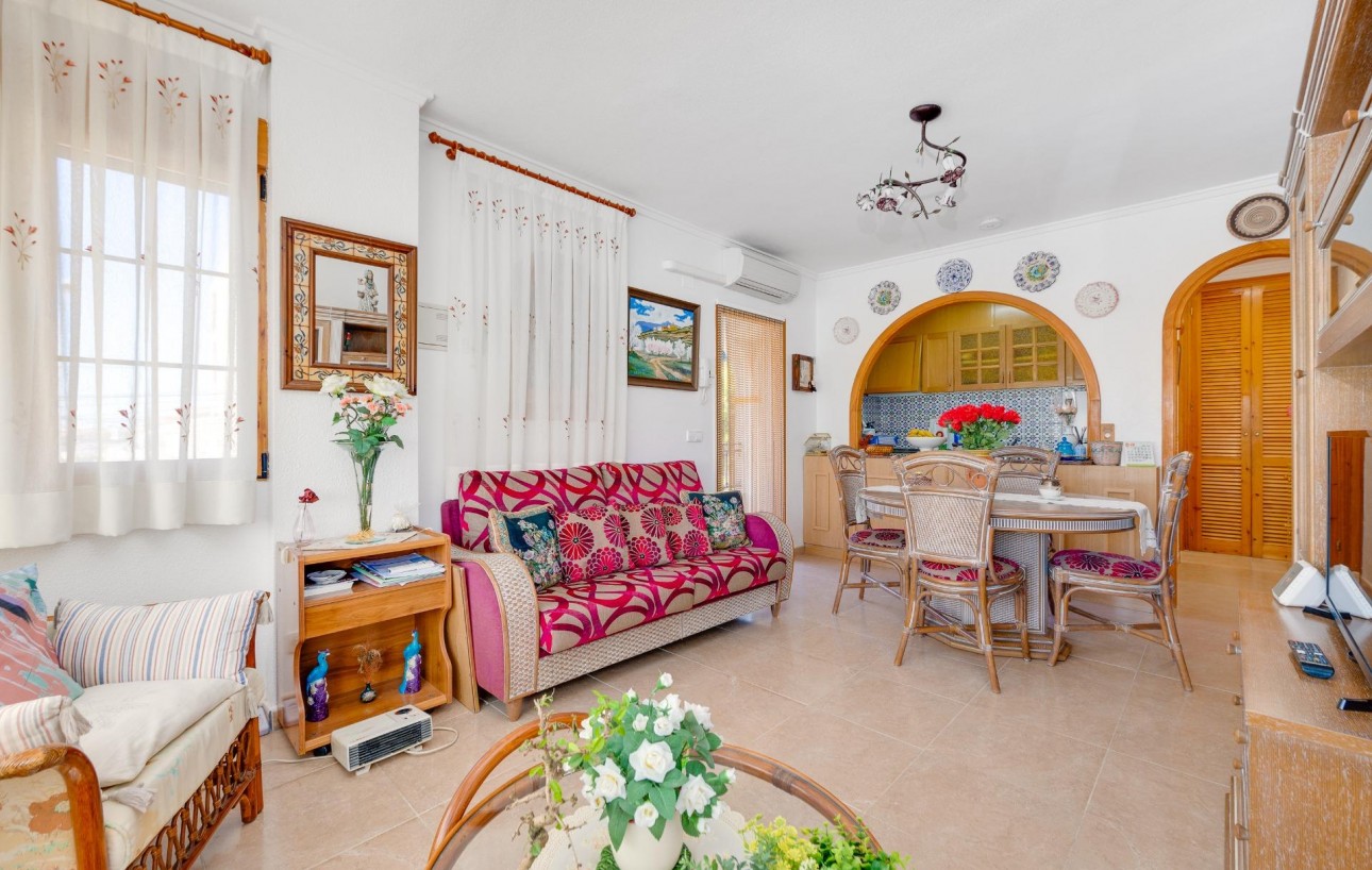 Sale - Chalet - Torrevieja - La Mata