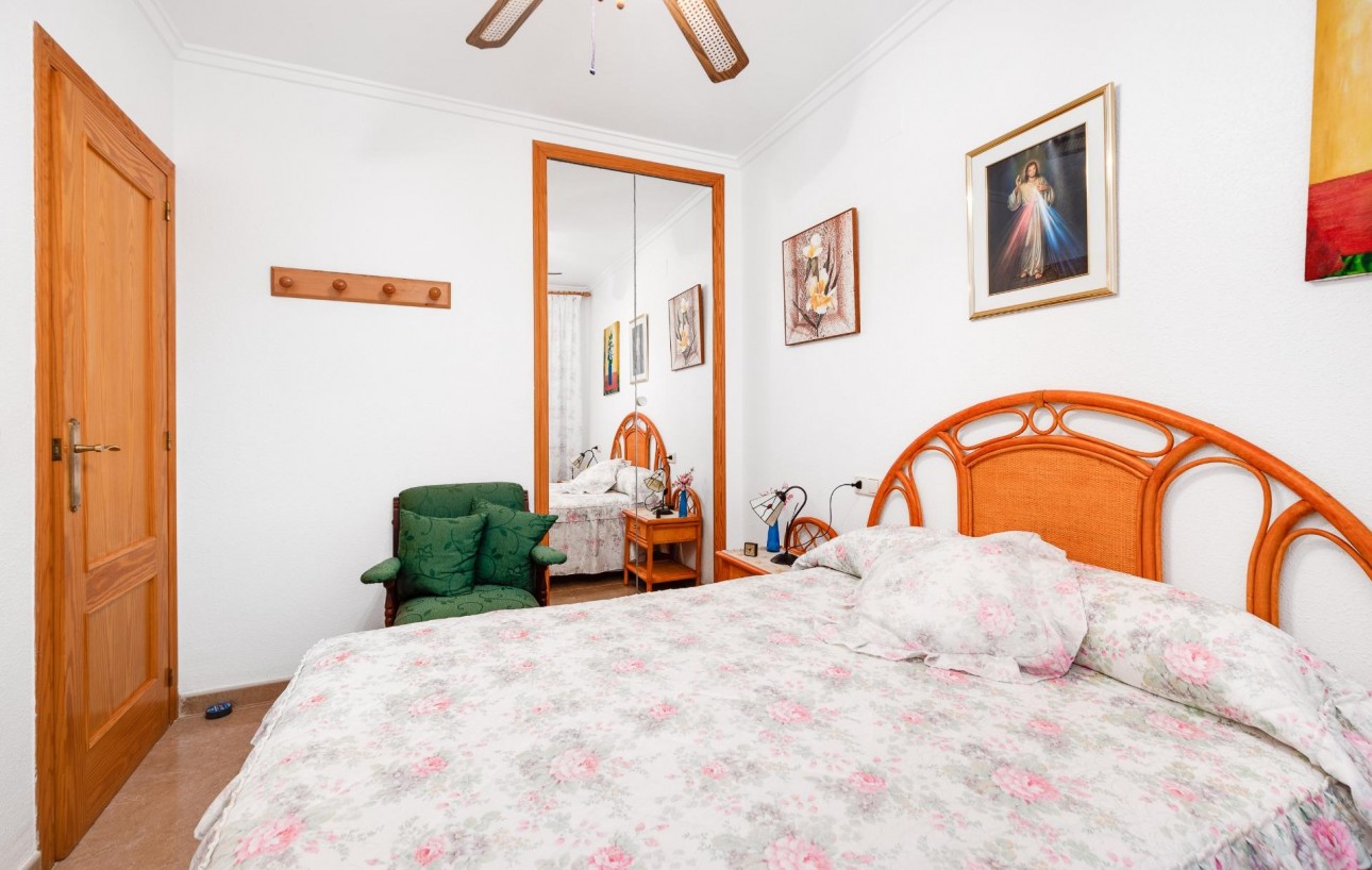 Sale - Chalet - Torrevieja - La Mata