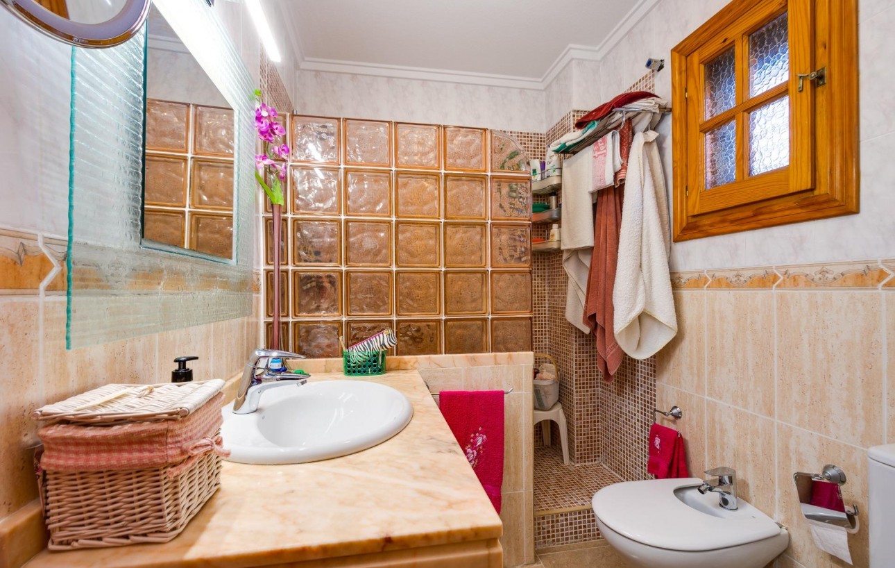 Sale - Chalet - Torrevieja - La Mata