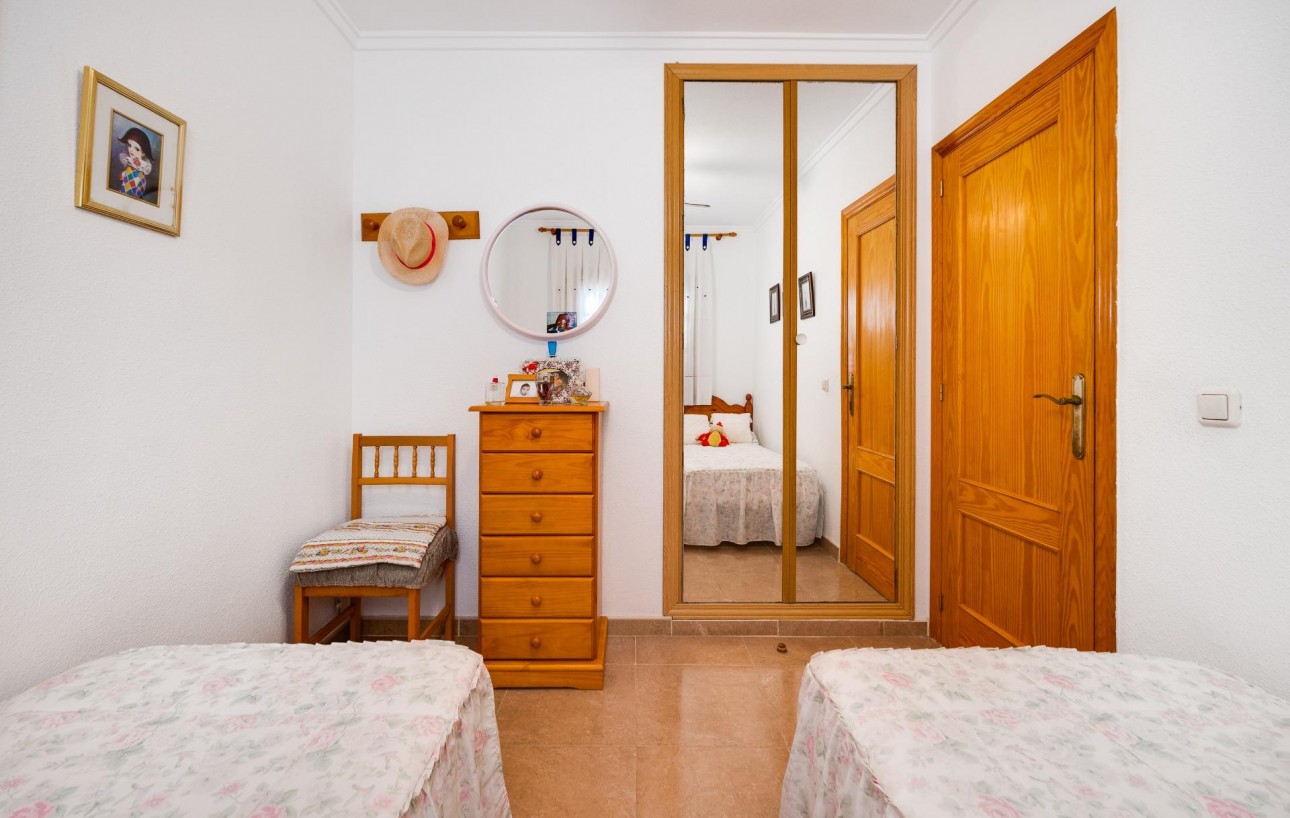 Sale - Chalet - Torrevieja - La Mata