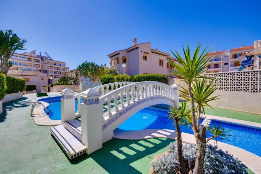 Sale - Chalet - Torrevieja - La Mata