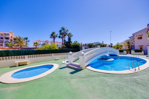Sale - Chalet - Torrevieja - La Mata