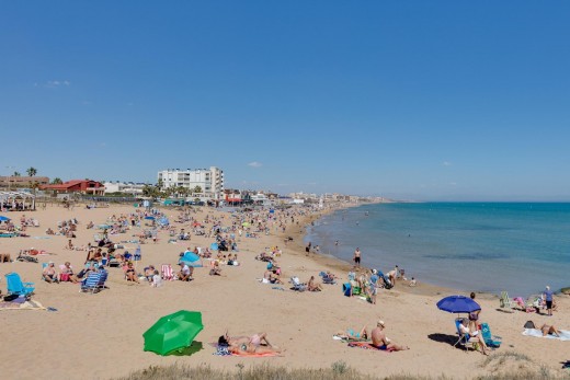 Sale - Chalet - Torrevieja - La Mata