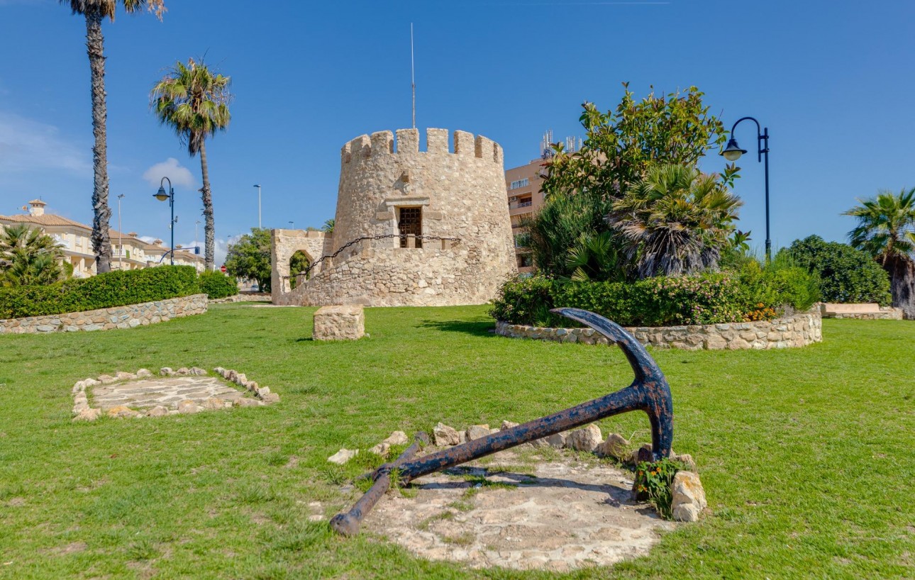 Sale - Chalet - Torrevieja - La Mata