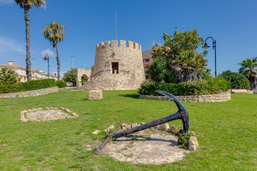 Sale - Chalet - Torrevieja - La Mata