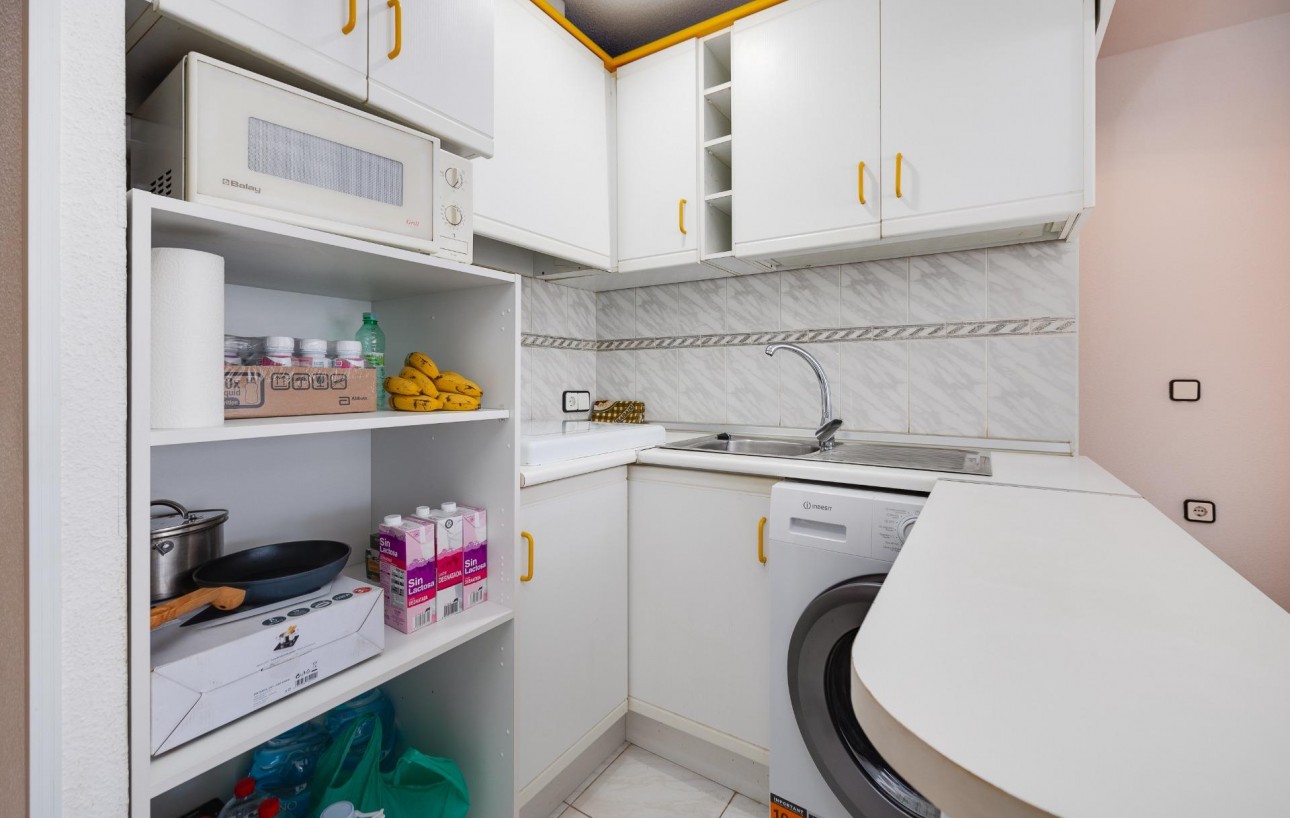 Sale - Apartment - Torrevieja - Playa de los locos