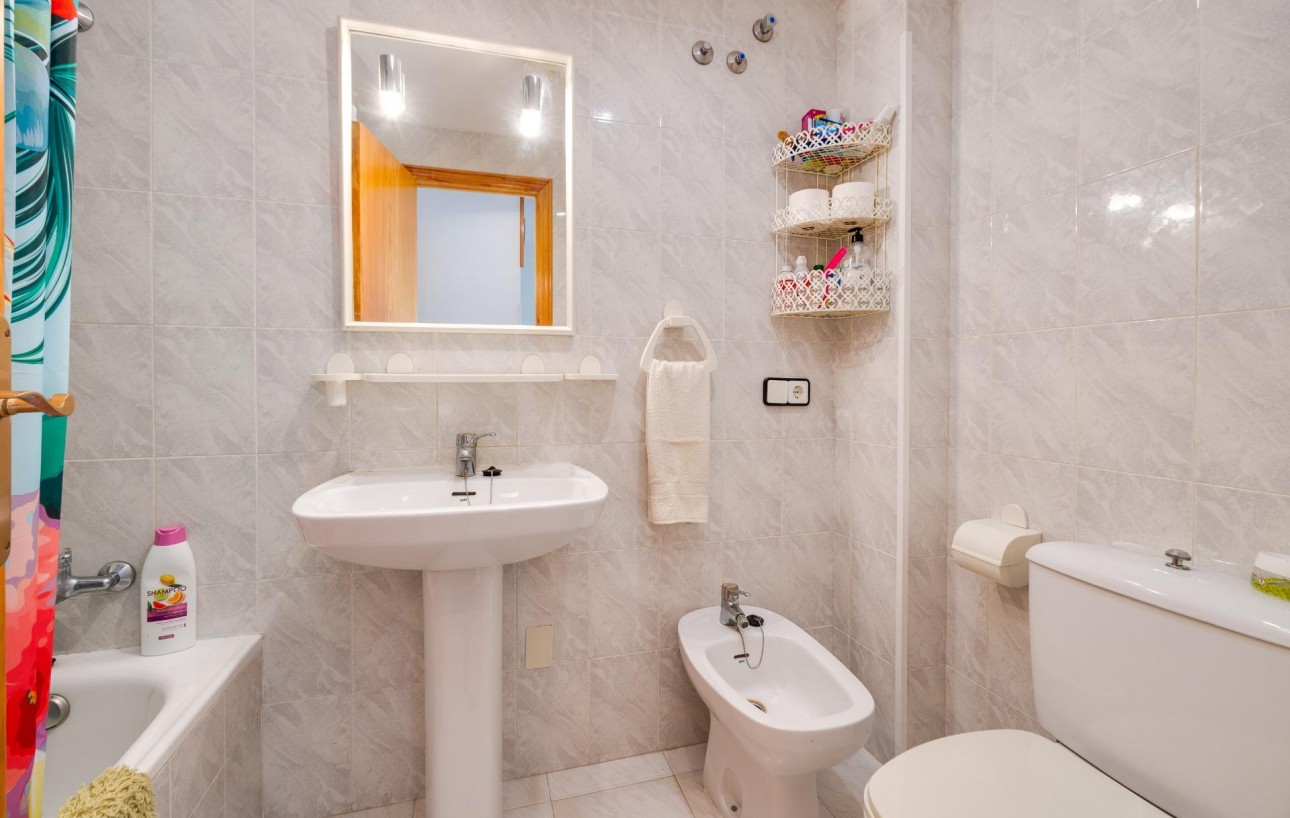 Sale - Apartment - Torrevieja - Playa de los locos