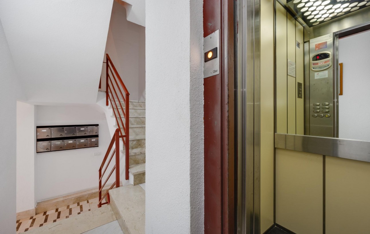 Sale - Apartment - Torrevieja - Playa de los locos