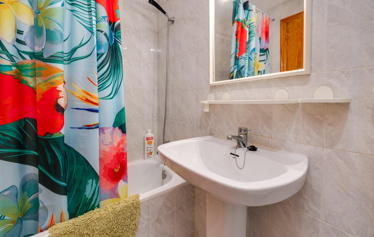 Sale - Apartment - Torrevieja - Playa de los locos