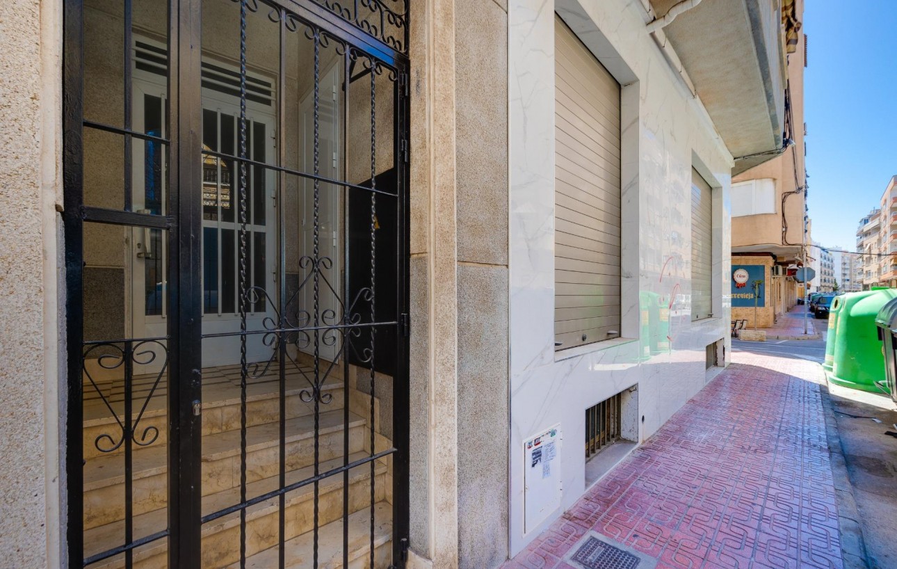 Sale - Apartment - Torrevieja - Playa de los locos