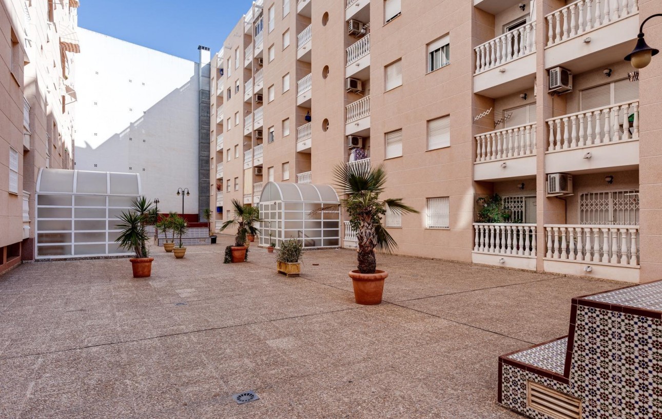 Venta - Apartamento - Torrevieja - Estacion de autobuses
