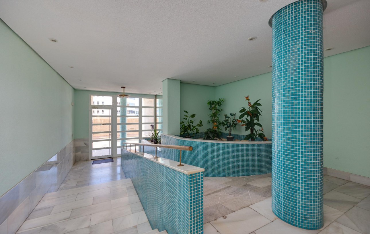 Venta - Apartamento - Torrevieja - Estacion de autobuses