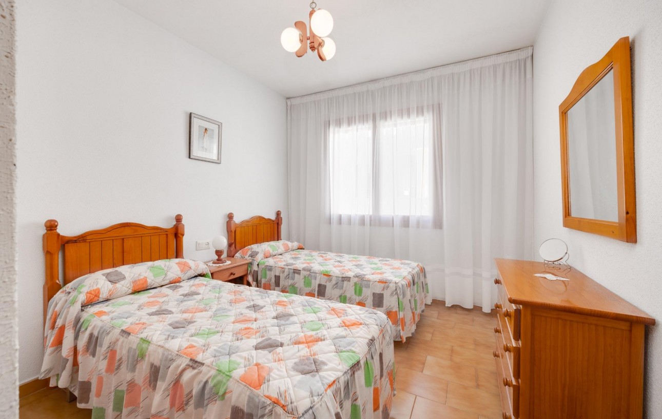 Resale - Bungalow Planta Alta - Torrevieja - Playa de los locos