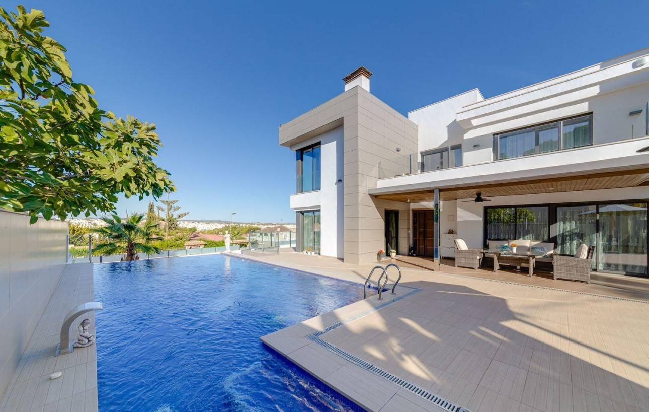 Sale - Villa - Torrevieja - Zona los Frutales