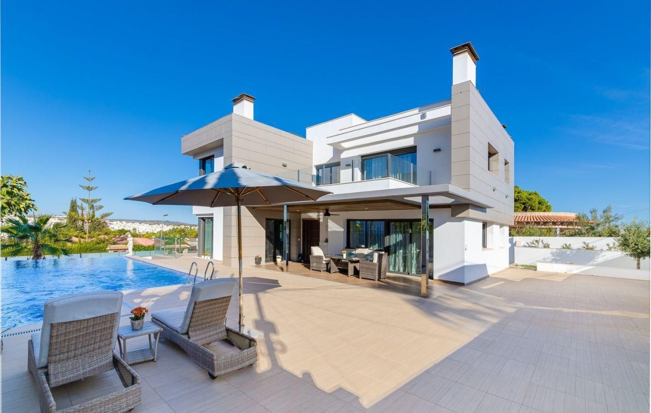Sale - Villa - Torrevieja - Zona los Frutales