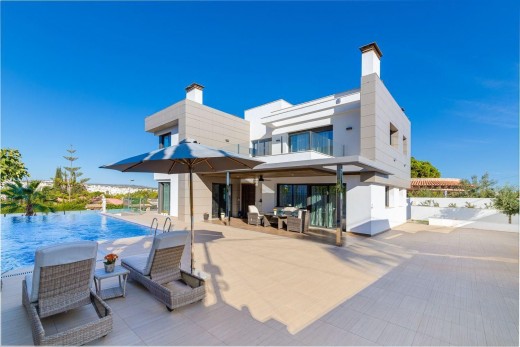 Sale - Villa - Torrevieja - Zona los Frutales
