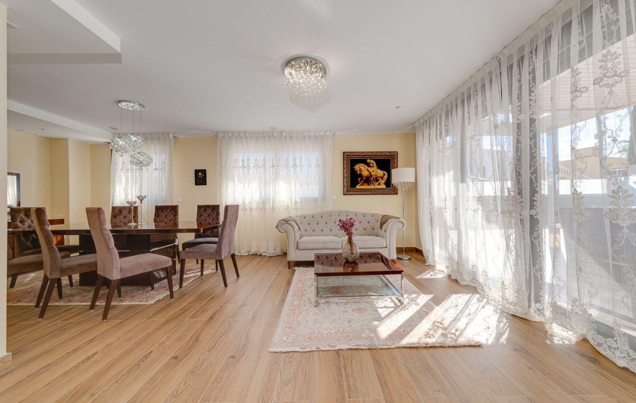 Sale - Villa - Torrevieja - Zona los Frutales