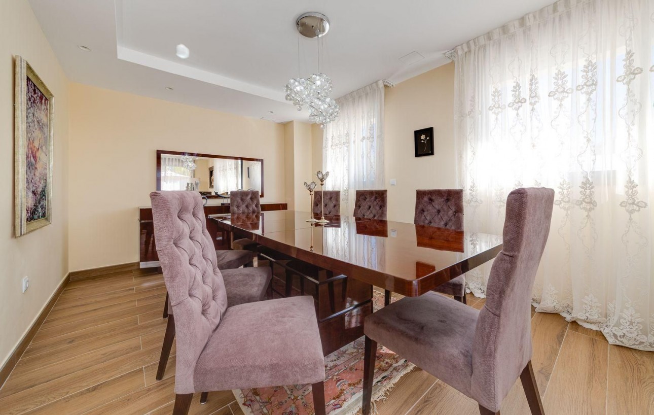 Sale - Villa - Torrevieja - Zona los Frutales