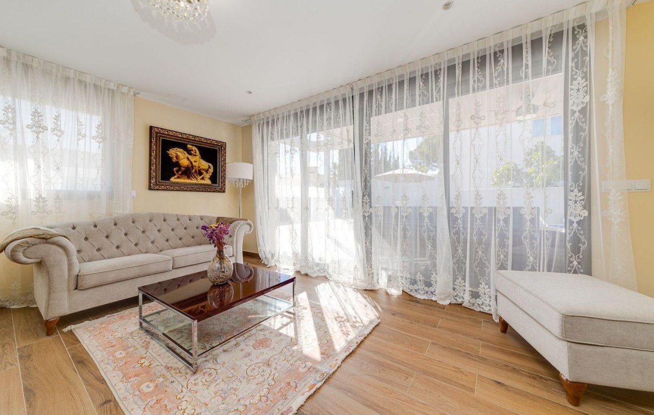 Sale - Villa - Torrevieja - Zona los Frutales