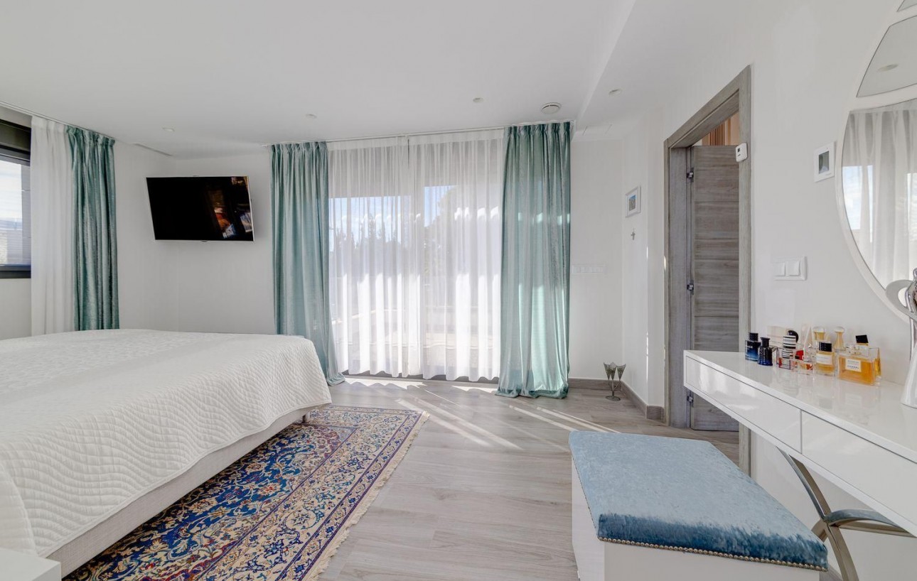 Sale - Villa - Torrevieja - Zona los Frutales
