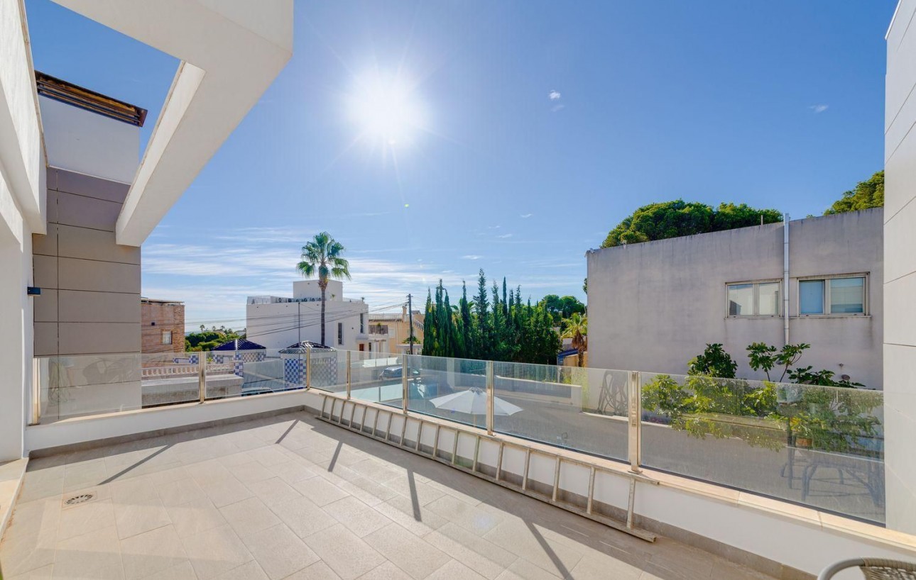 Sale - Villa - Torrevieja - Zona los Frutales