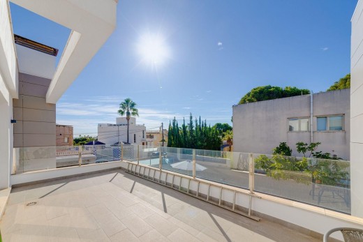 Sale - Villa - Torrevieja - Zona los Frutales