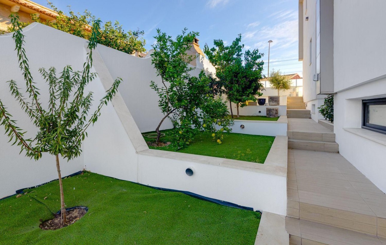 Sale - Villa - Torrevieja - Zona los Frutales