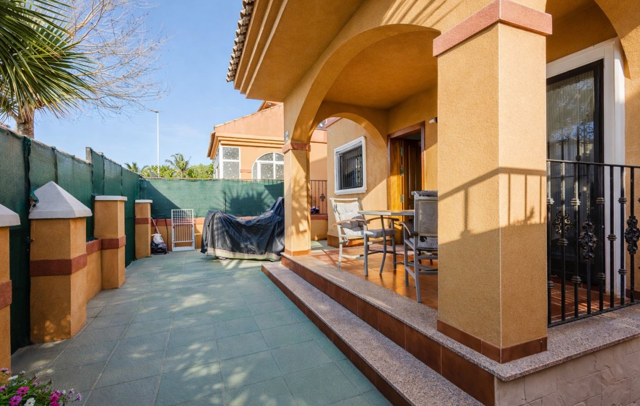 Venta - Chalet - Torrevieja - Aguas Nuevas