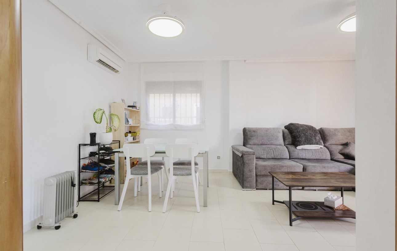 Venta - Chalet - Torrevieja - Aguas Nuevas