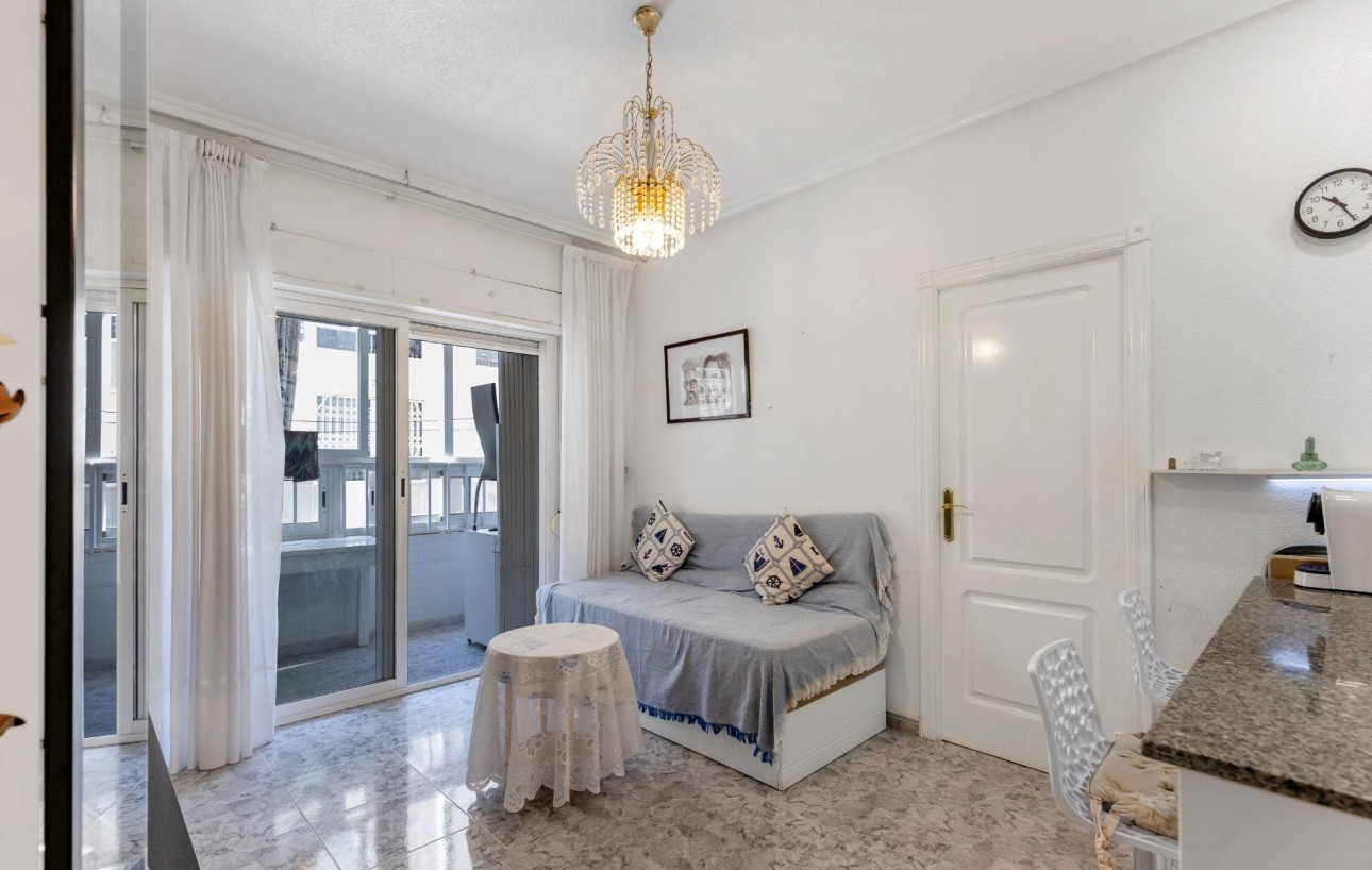 Resale - Wohnung - Torrevieja - Centro - Muelle Pesquero