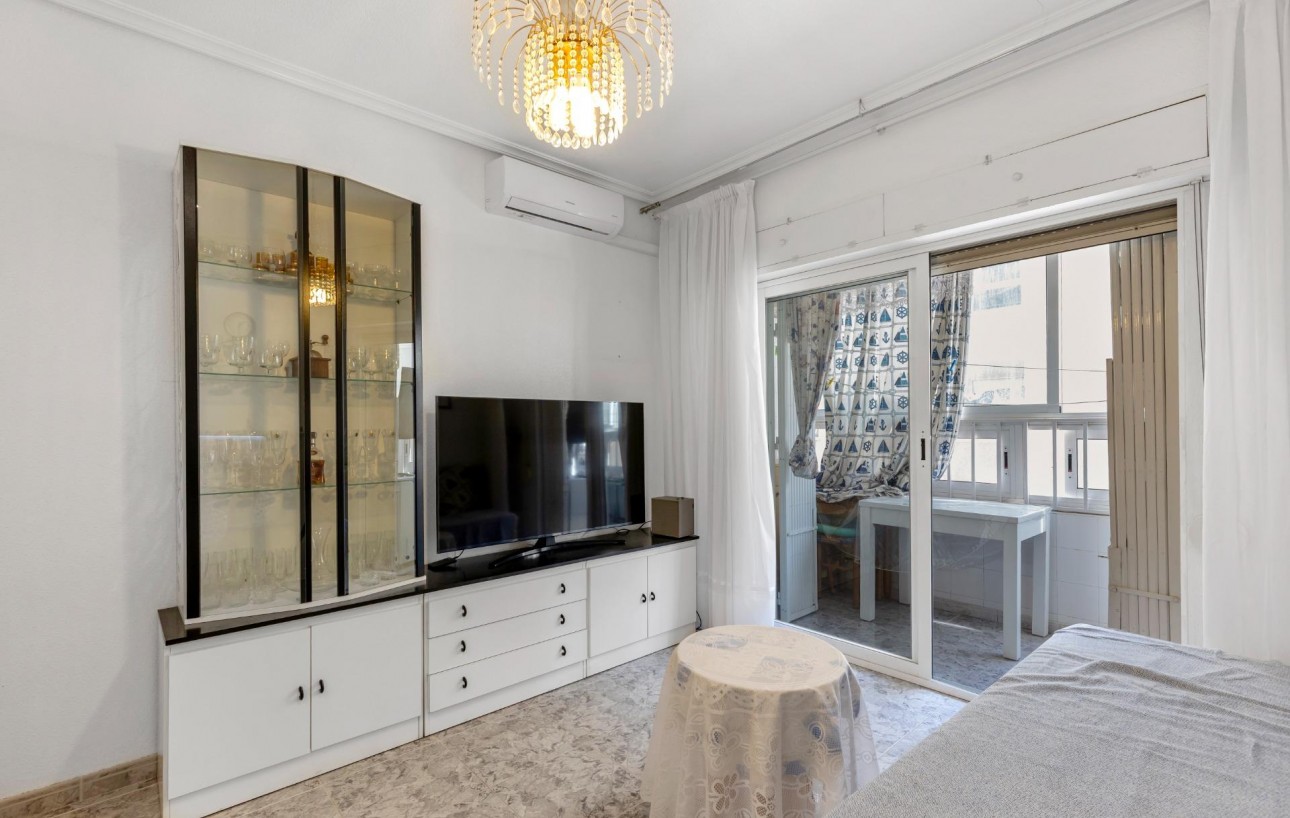 Resale - Wohnung - Torrevieja - Centro - Muelle Pesquero