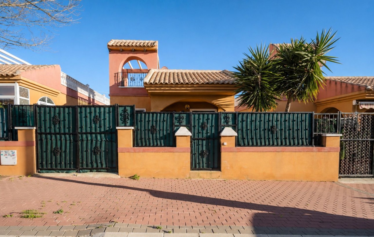 Revente - Chalet - Torrevieja - Aguas Nuevas