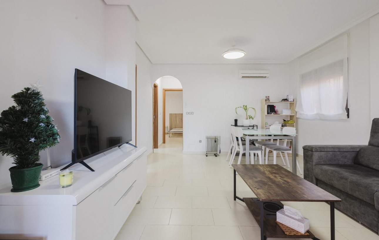 Revente - Chalet - Torrevieja - Aguas Nuevas