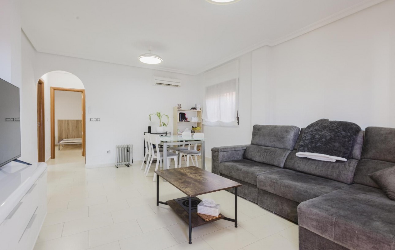 Revente - Chalet - Torrevieja - Aguas Nuevas
