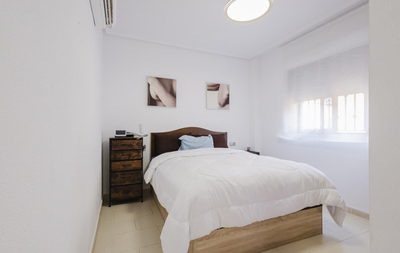 Revente - Chalet - Torrevieja - Aguas Nuevas