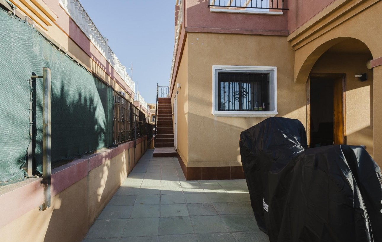 Revente - Chalet - Torrevieja - Aguas Nuevas