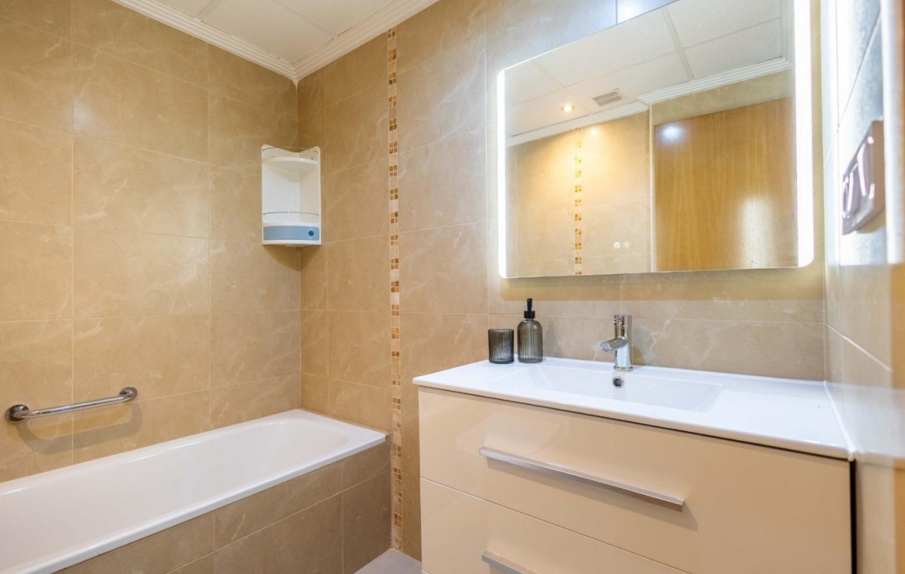 Resale - Wohnung - Torrevieja - Las calas