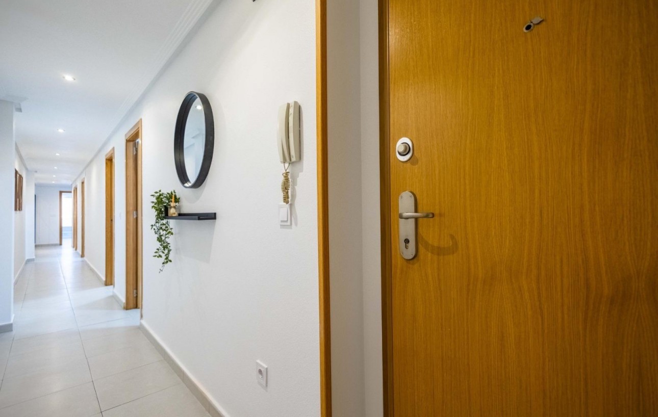 Resale - Wohnung - Torrevieja - Las calas