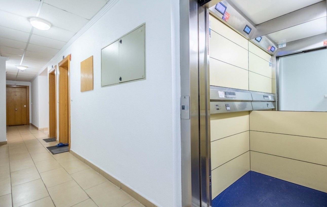 Resale - Wohnung - Torrevieja - Las calas