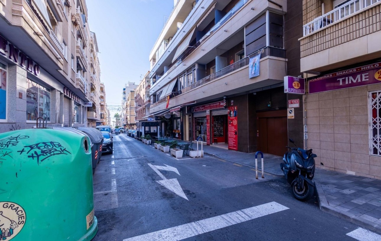 Resale - Wohnung - Torrevieja - Las calas