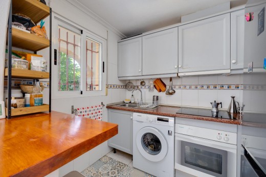 Resale - Chalet - Torrevieja - Aguas Nuevas