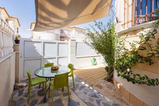 Resale - Chalet - Torrevieja - Aguas Nuevas